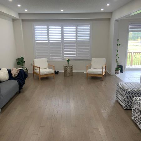 Niagara- Beautiful Cozy Sunfilled Big Complete House Minutes Drive From Falls Villa Thorold Eksteriør billede